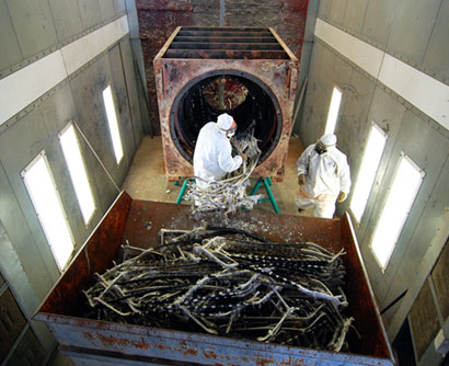 STRIPPING BOOTH WITH EXHAUST FILTRATION